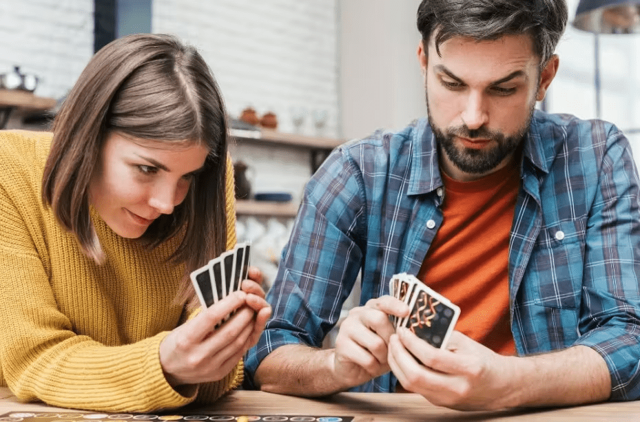 Strategic rummy gameplay in India highlighting memory and opponent reading